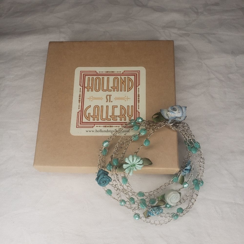 Silver blue flower bead bracelet